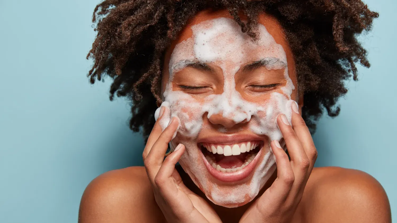 Understanding the Differences: Cleansers vs Face Wash