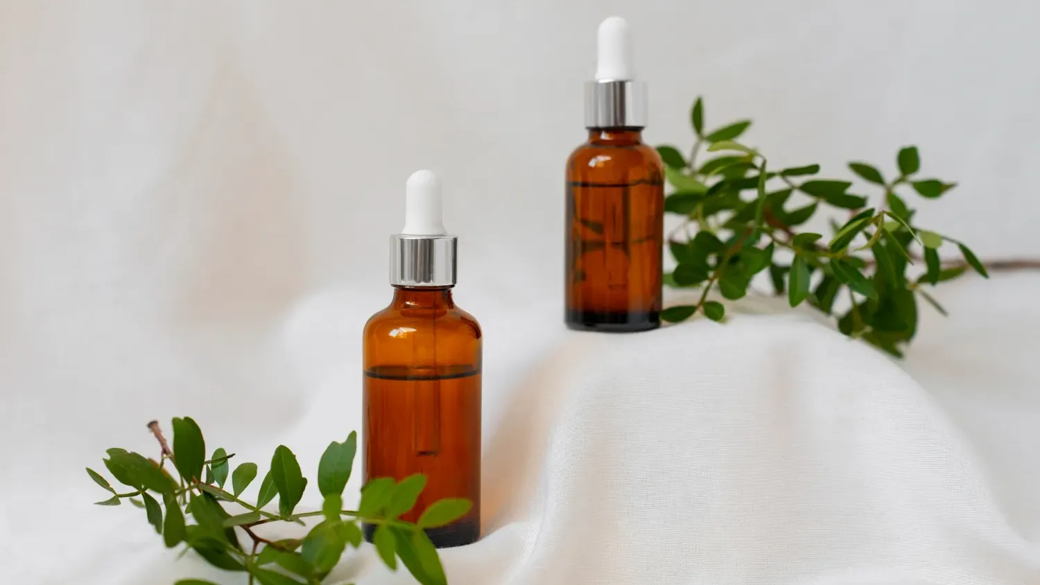 Can I Use Alpha Arbutin and Niacinamide Together?