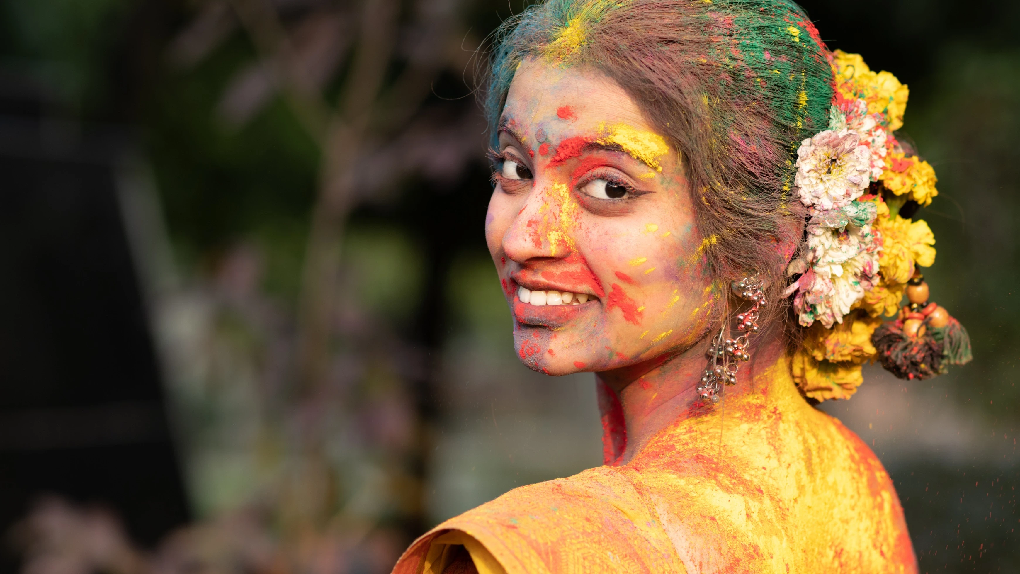 Skincare Tips for Different Skin Types During Holi: Expert Advice