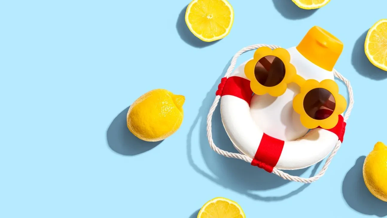 Sun Safety with a Glow: Exploring the Benefits of Vitamin C Sunscreen