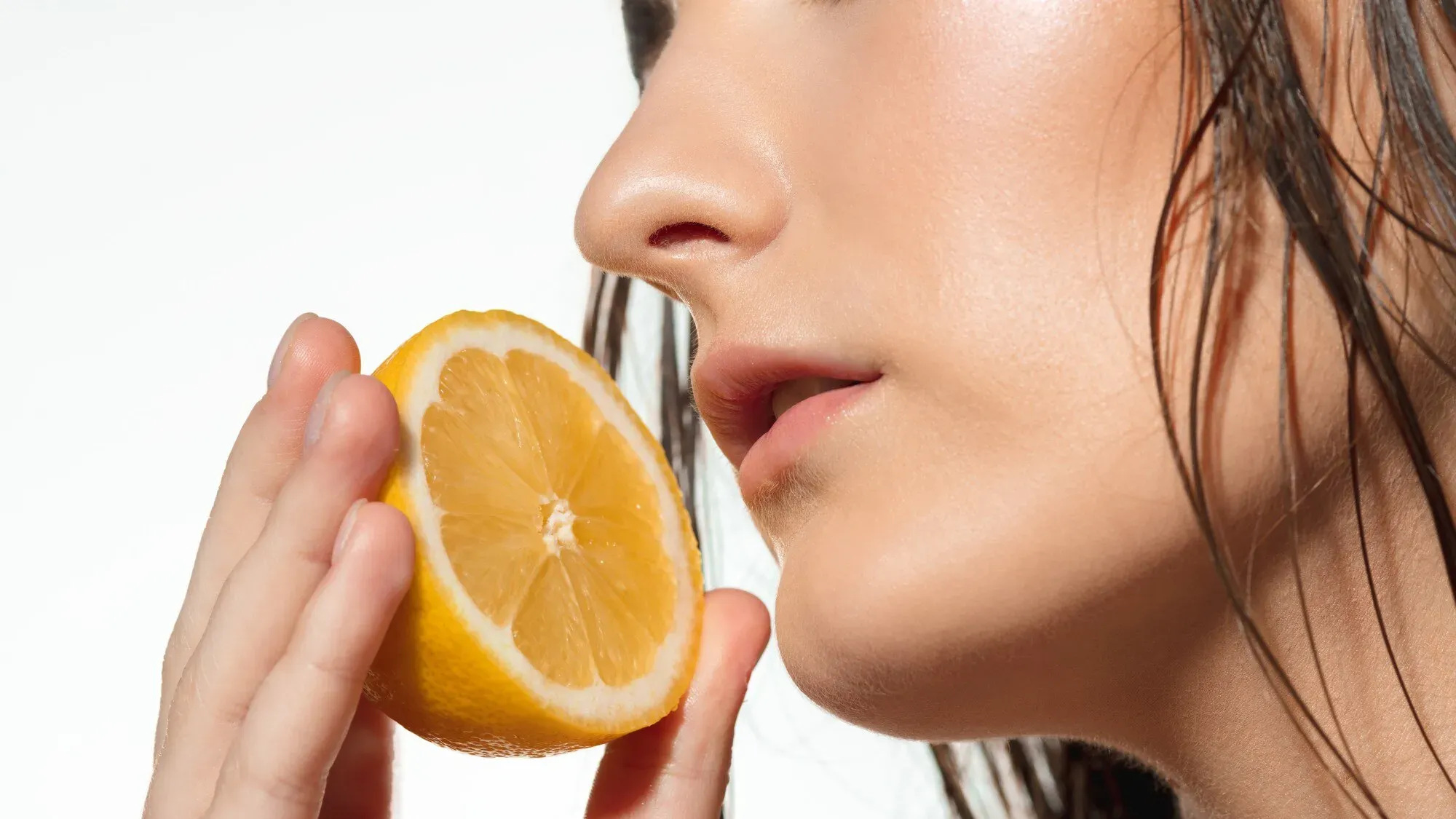 When to Apply Vitamin C Serum: Day vs. Night – A Step-by-Step Guide