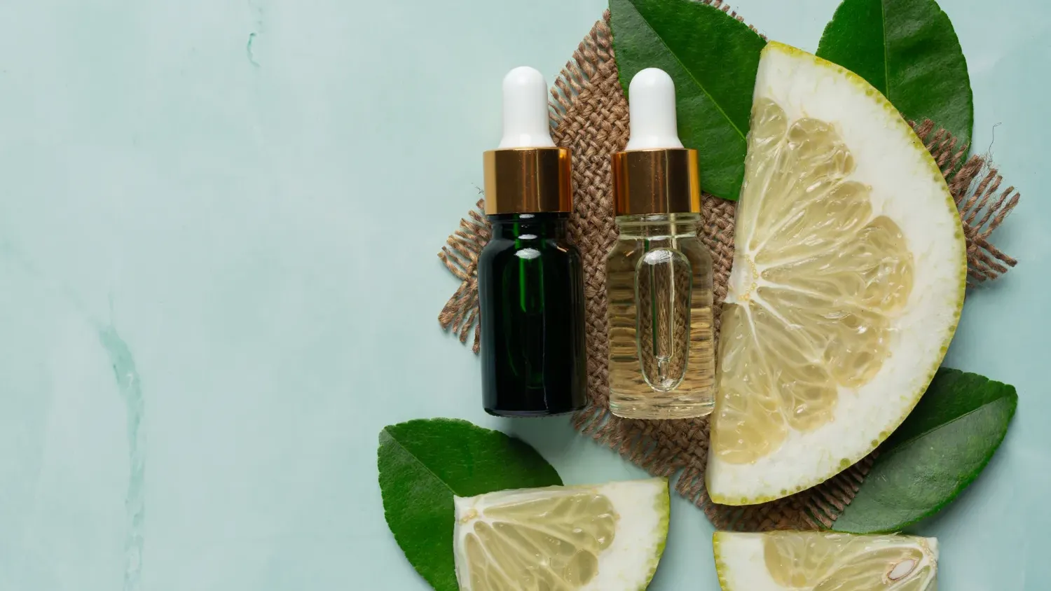 Kojic Acid vs Vitamin C: Your Guide to Hyperpigmentation