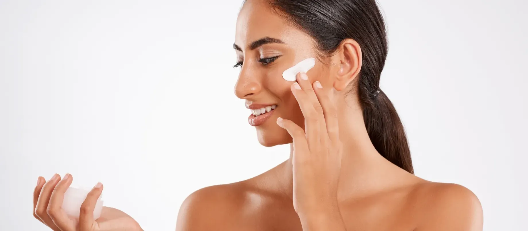 The Essential Guide to Body Sunscreen for Sensitive Skin