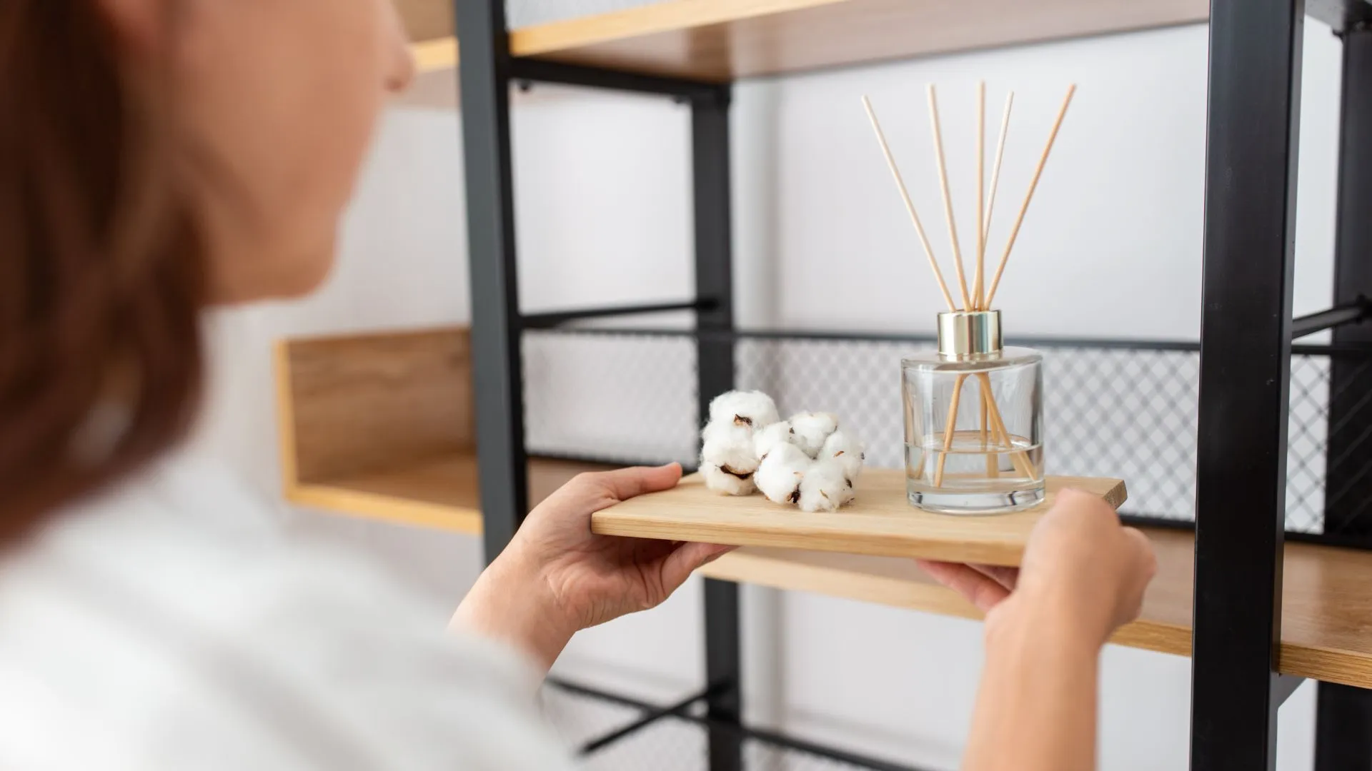 Reed Diffusers vs. Traditional Air Fresheners: Key Benefits and Applications