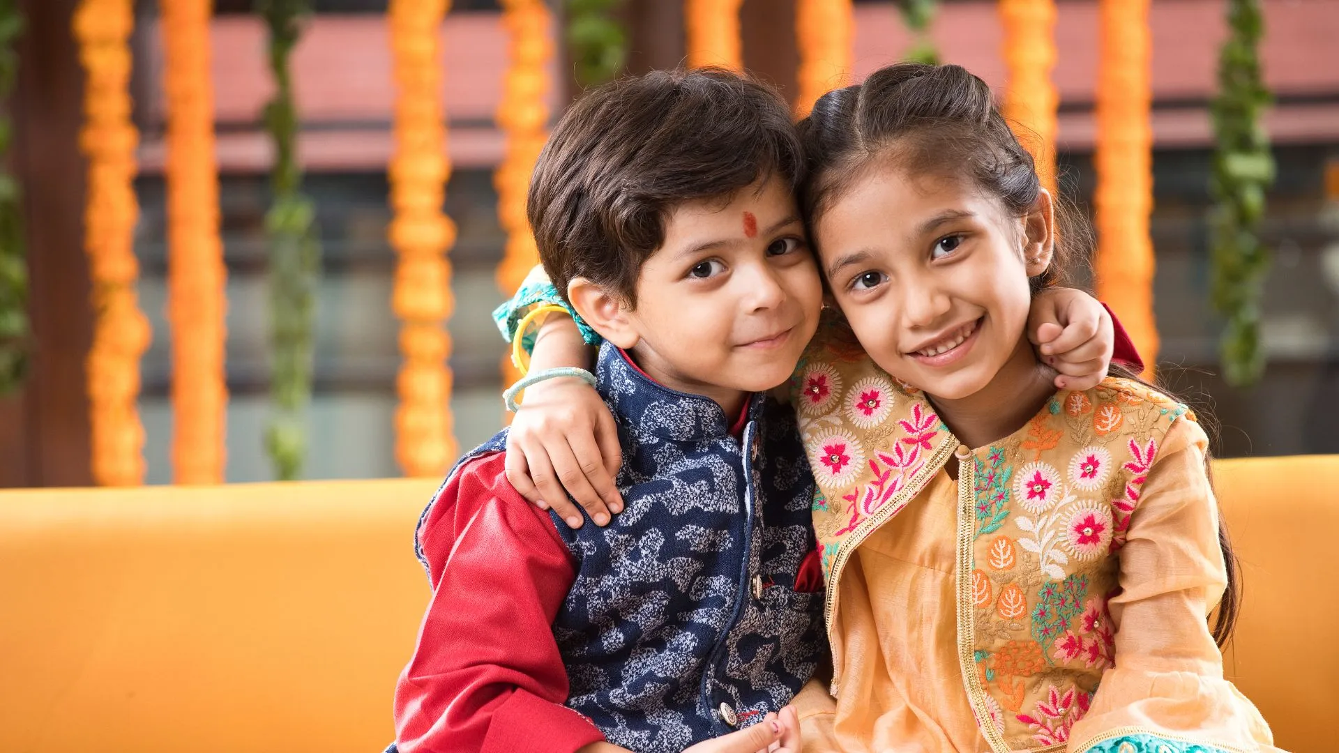 What are the top 10 rakhi gifts for sisters?