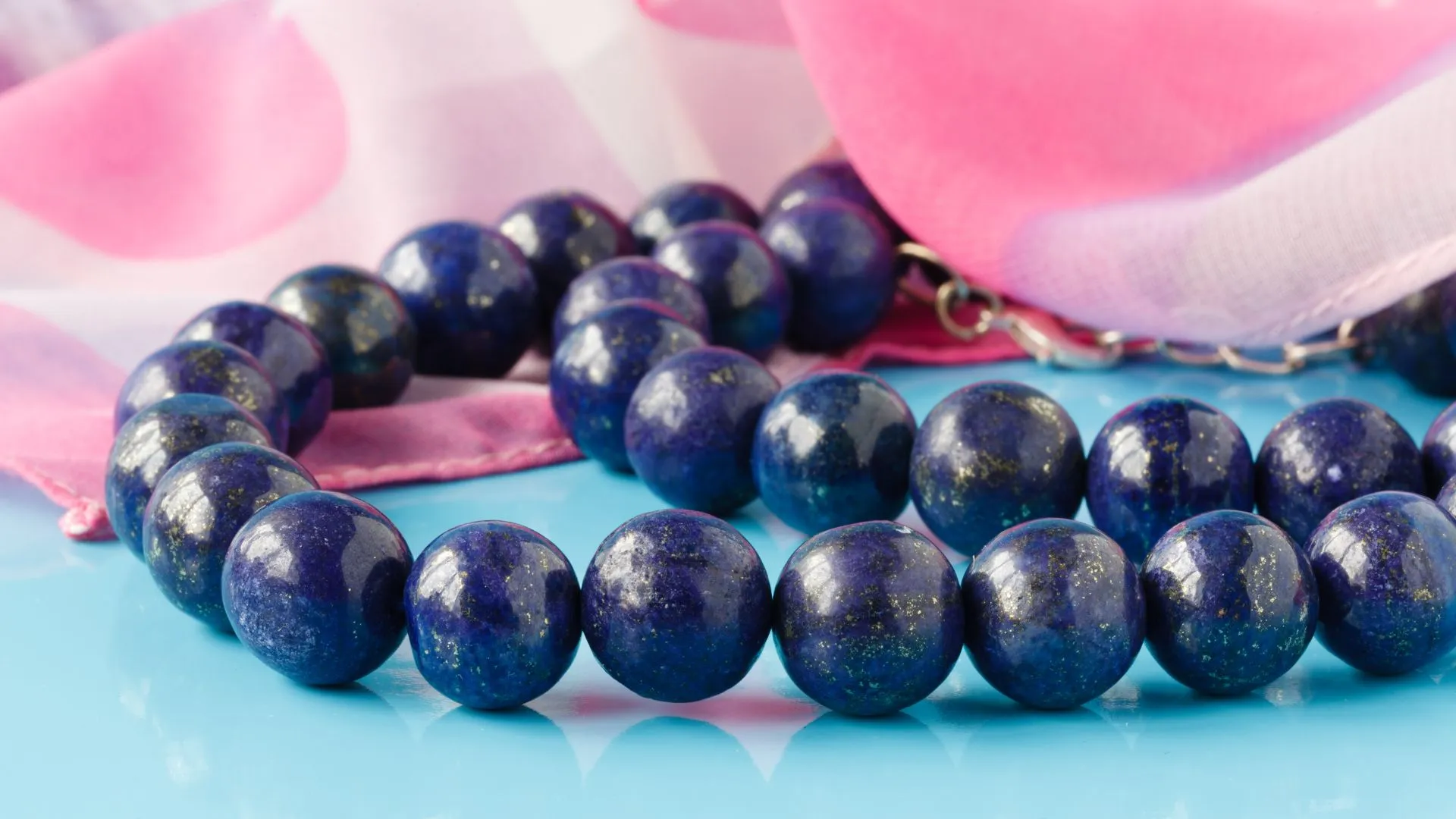 What are the Benefits of Lapis Bracelet? 
