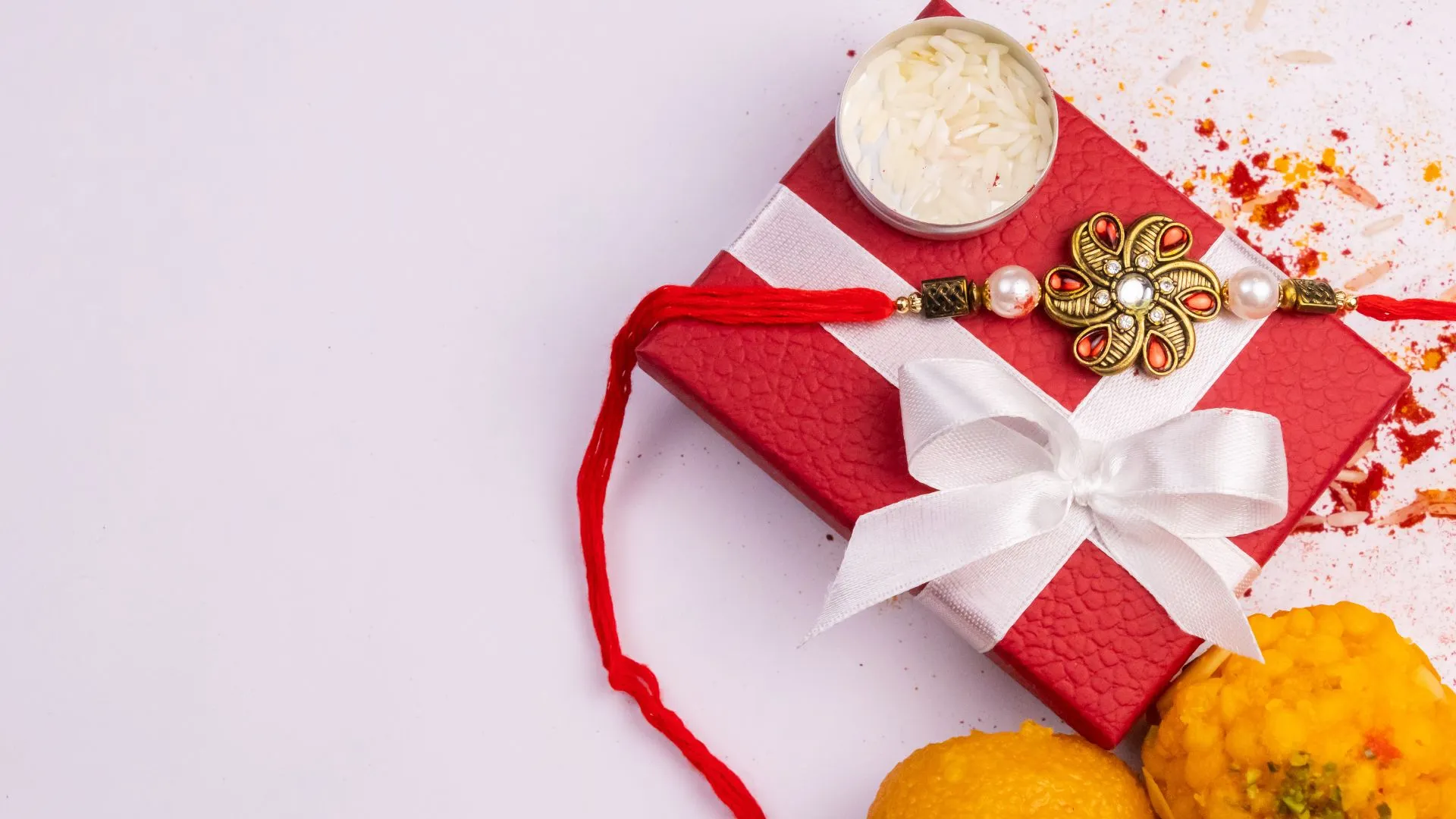 How to Choose the Perfect Rakhi Gift for Your Brother and Bhabhi?