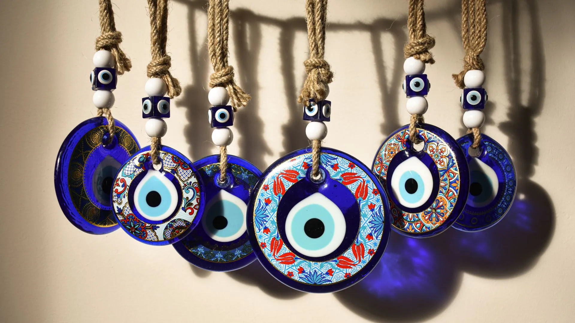 What are the Benefits of Wearing an Evil Eye Bracelet?