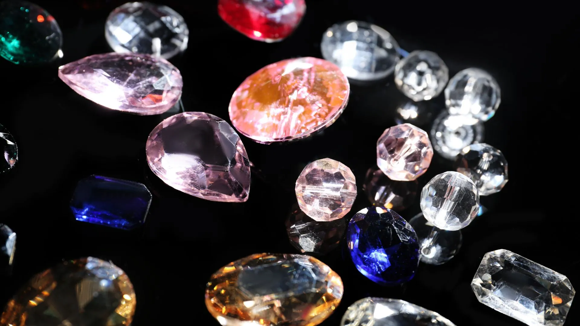 8 Zodiac Stones That Bring Luck and Charm to Cancerians