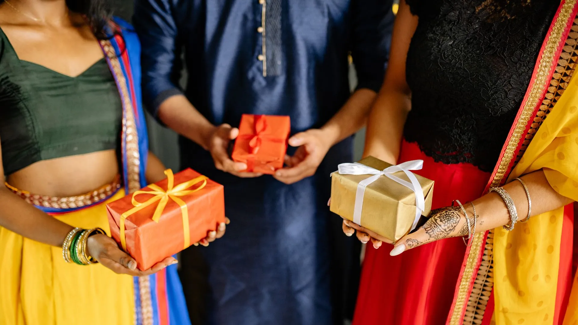 7 Unique Gift Ideas for Your Team This Diwali