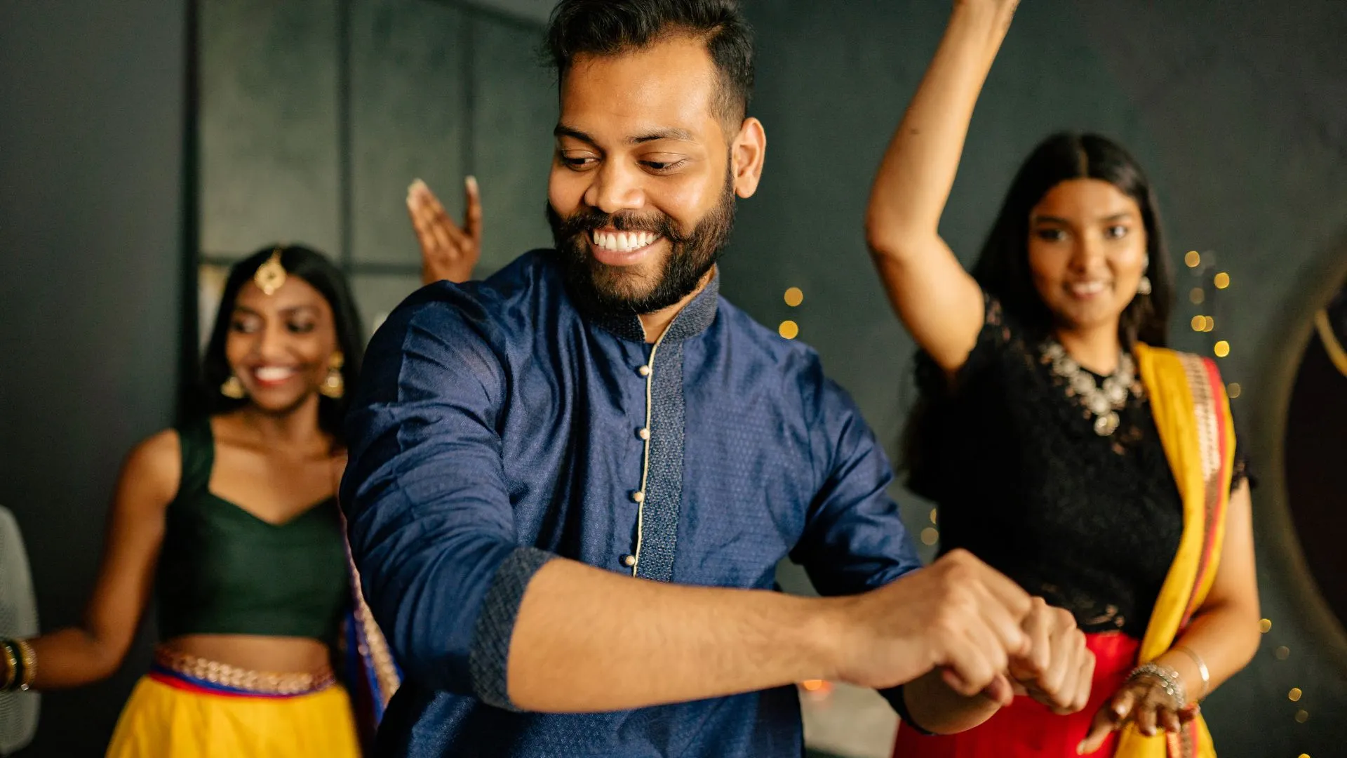 7 Ideas for Your Diwali Party to Celebrate the Festival of Lights in Style