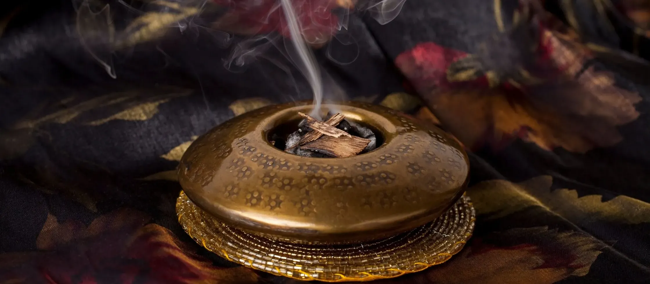 What is an Oud Fragrance? Exploring the Aromatic World of Oud