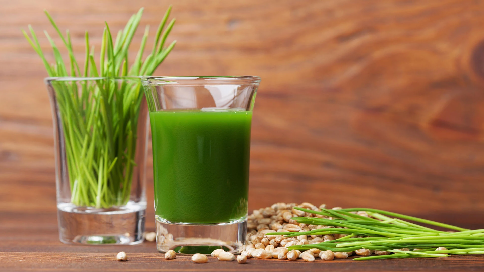 8 Benefits of Drinking Wheatgrass Juice