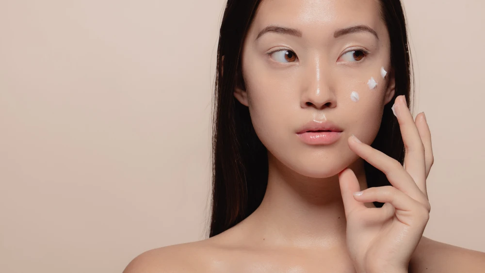 5 Multi-Ingredient Products with Ferulic Acid, Kojic Acid & Zinc PCA Brightening Agents You Need Now