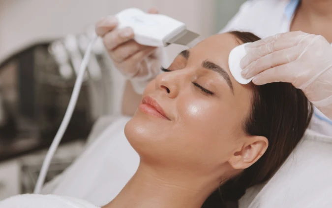 Dark Spot Removal: Treatments vs Natural Remedies Compared