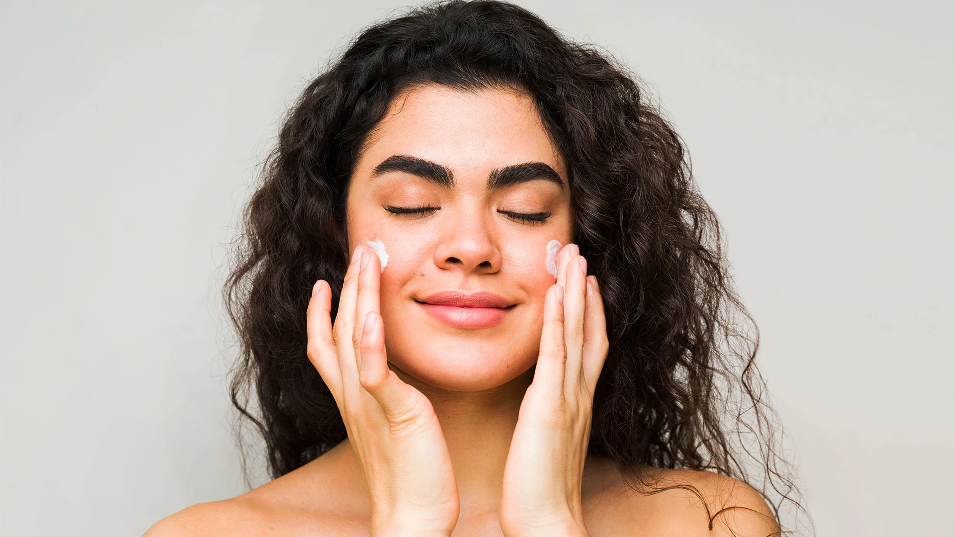 Essential Checklist: Sunscreen for Oily Skin in India