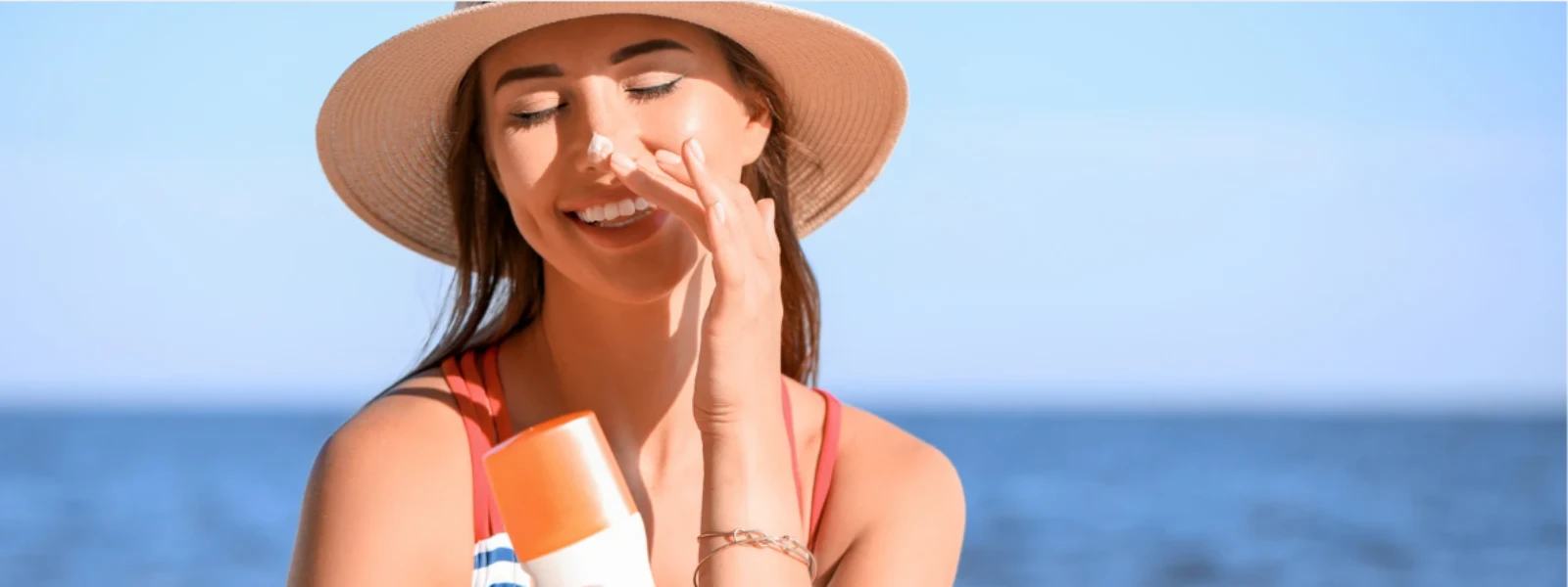 Oil-Free Sunscreen vs. Matte Sunscreen: Which is Best for Greasy Faces?