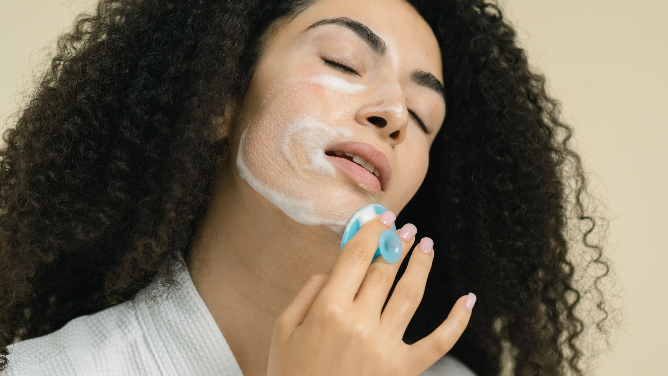 Over-Washing Skin vs. Gentle Cleansing: A Comparison