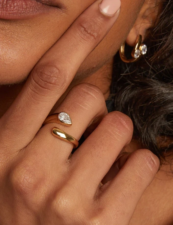 How to Style Simple Gold Earrings for Everyday Wear