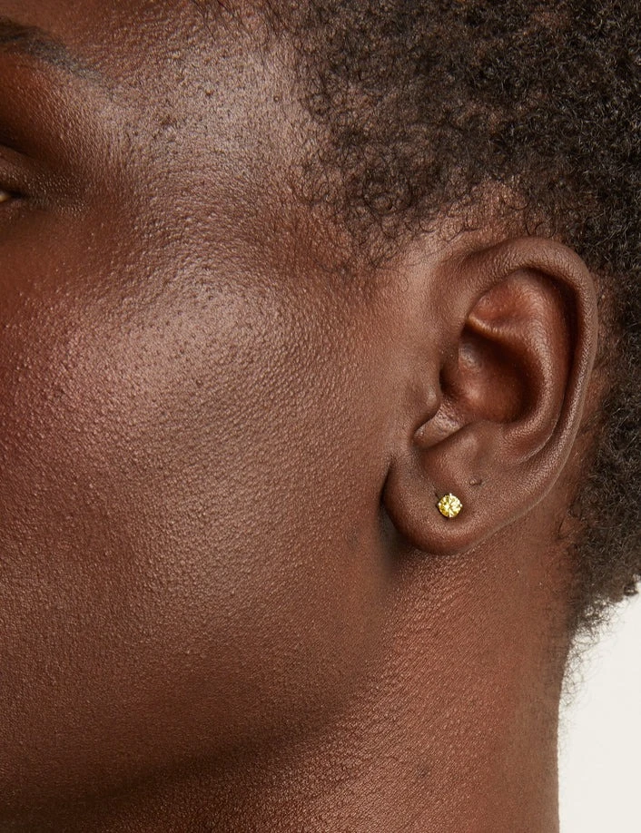 The Essential Checklist for Styling Small Gold Earrings