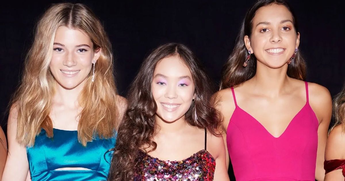 7 Stunning Prom Hairstyles for Long Dresses