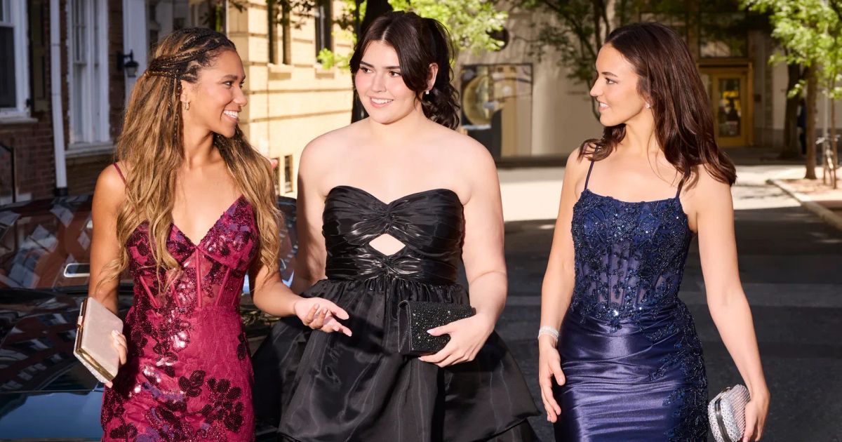 good sites for homecoming dresses Homecoming Dress Shopping: When to Buy for the Best Selection