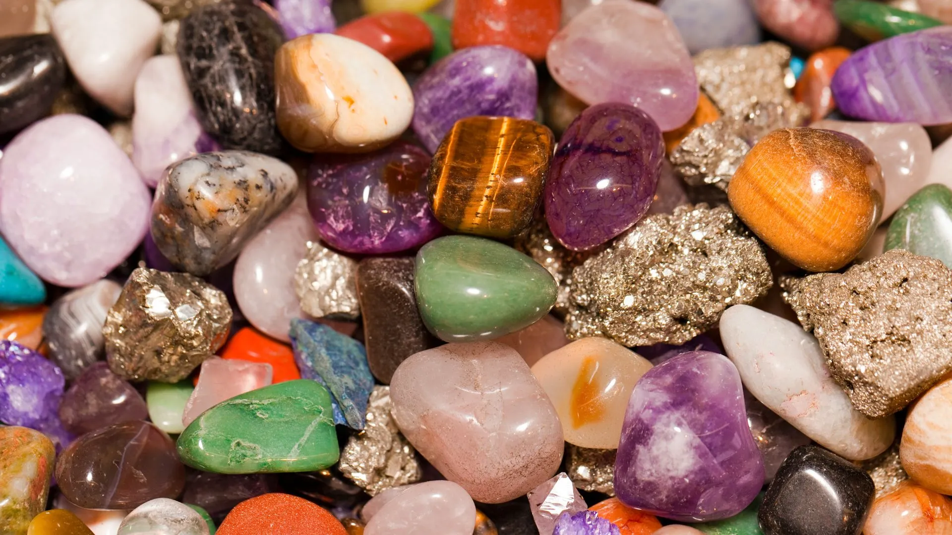 Shop Stunning Semi Precious Stones in Jaipur