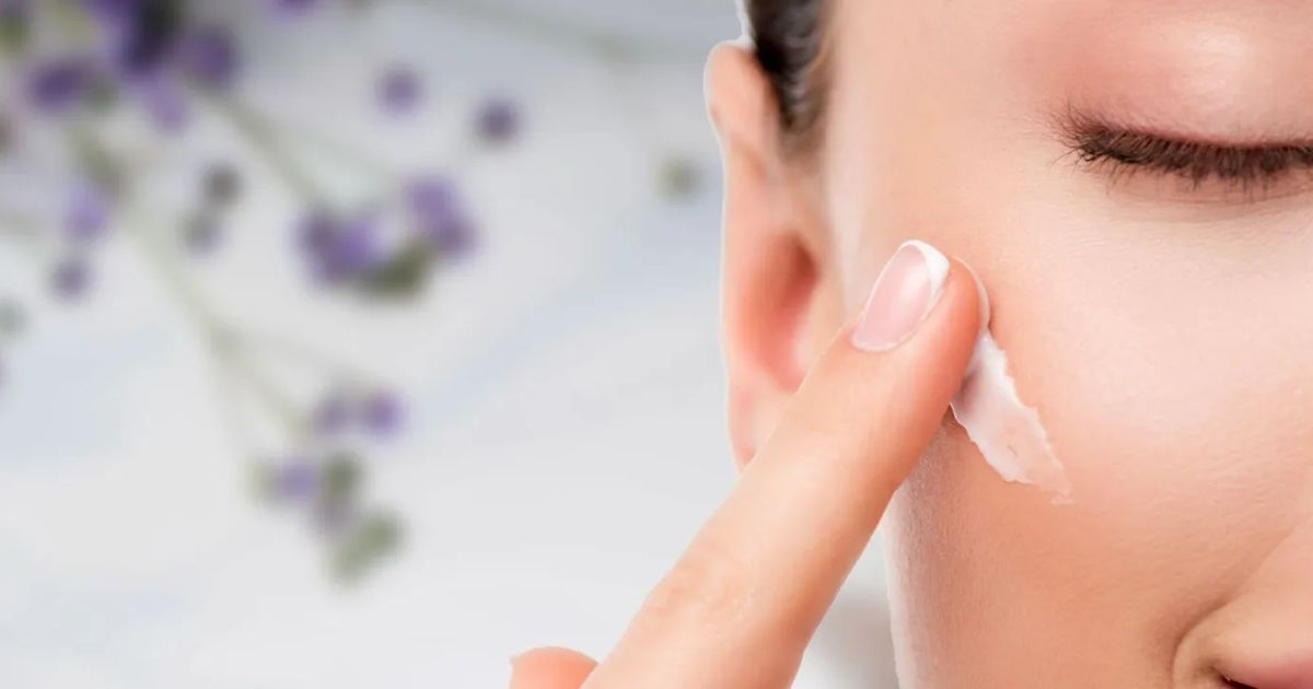 10 Best Oil-Free Moisturizers for Radiant, Non-Greasy Skin