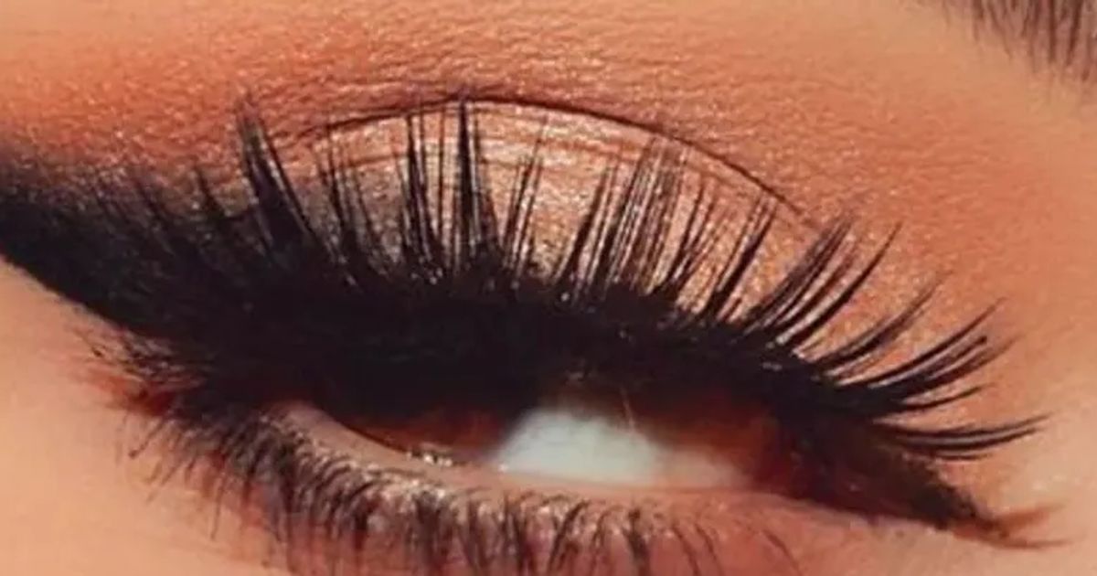 Padroneggia il Borgogna Smokey Eye: guida semplice per uno sguardo seducente.