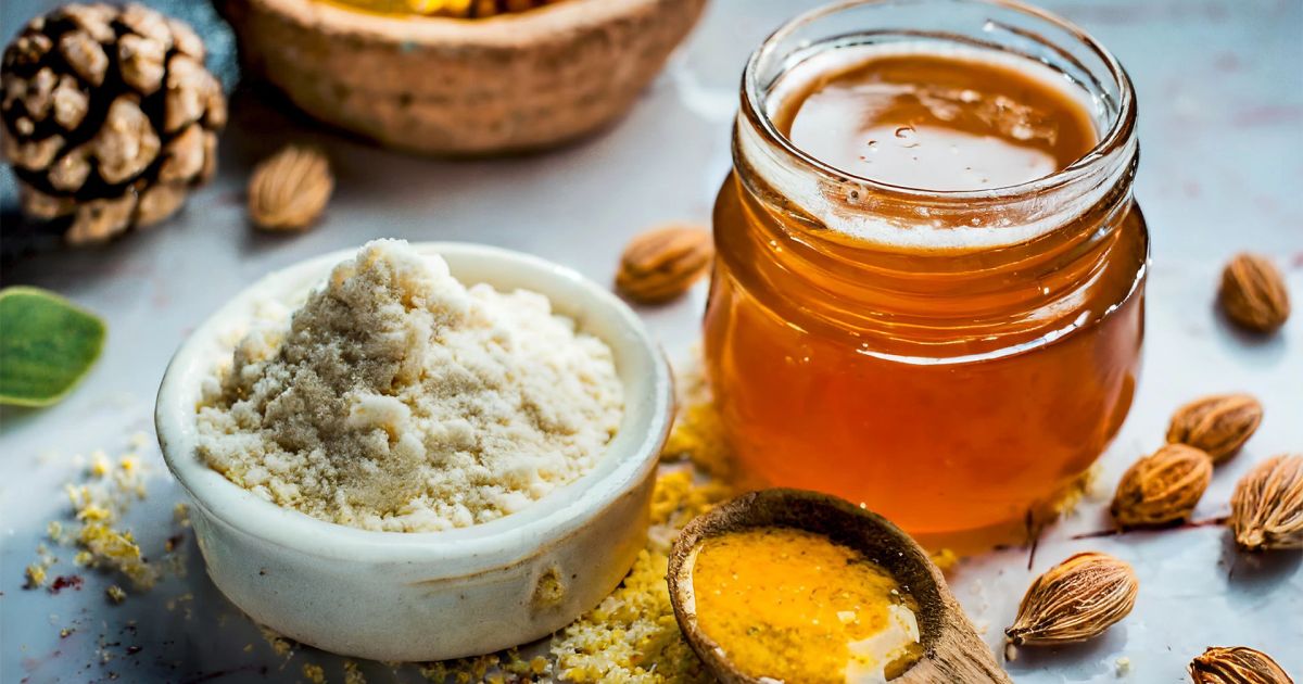 8 Surprising Benefits of Chandan Powder for Glowing Skin