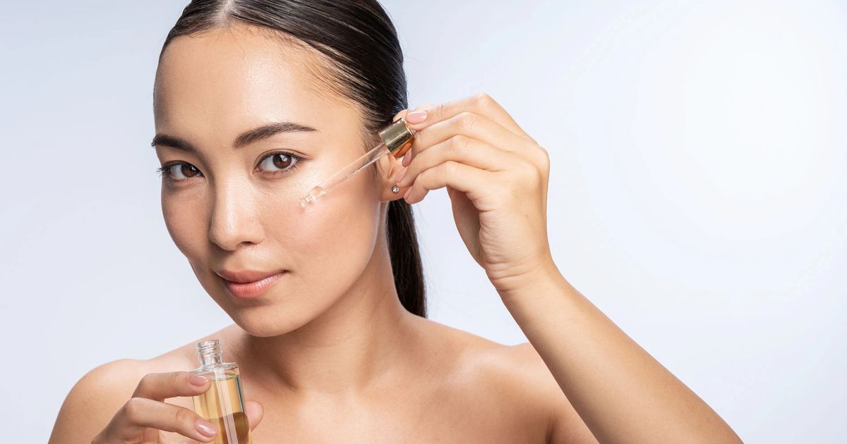 Guida semplice per creare un organizzatore per trucco fatto in casa.