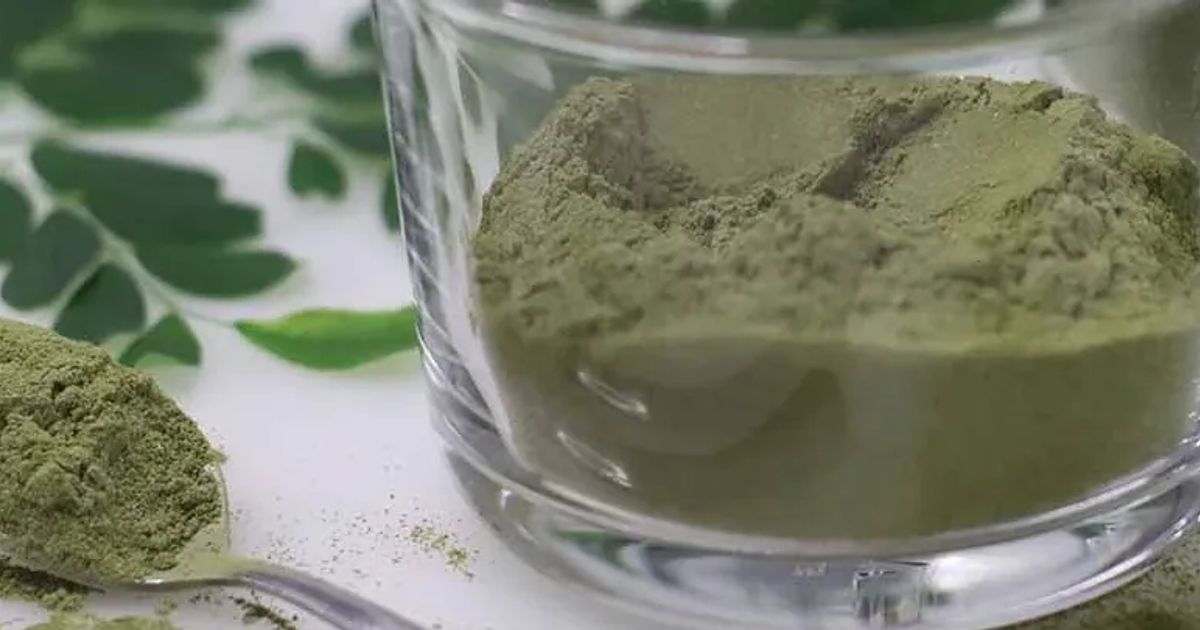 Shatavari in polvere: scopri i benefici essenziali per il tuo benessere quotidiano.