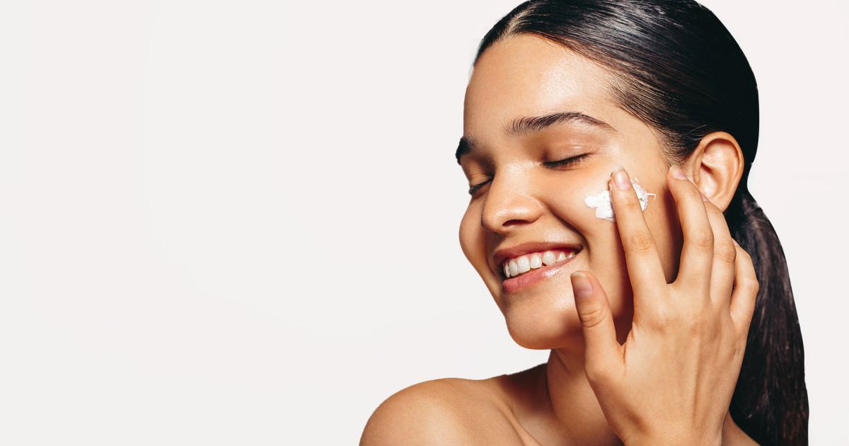 How Face Yoga Works to Combat Sagging Indian Skin