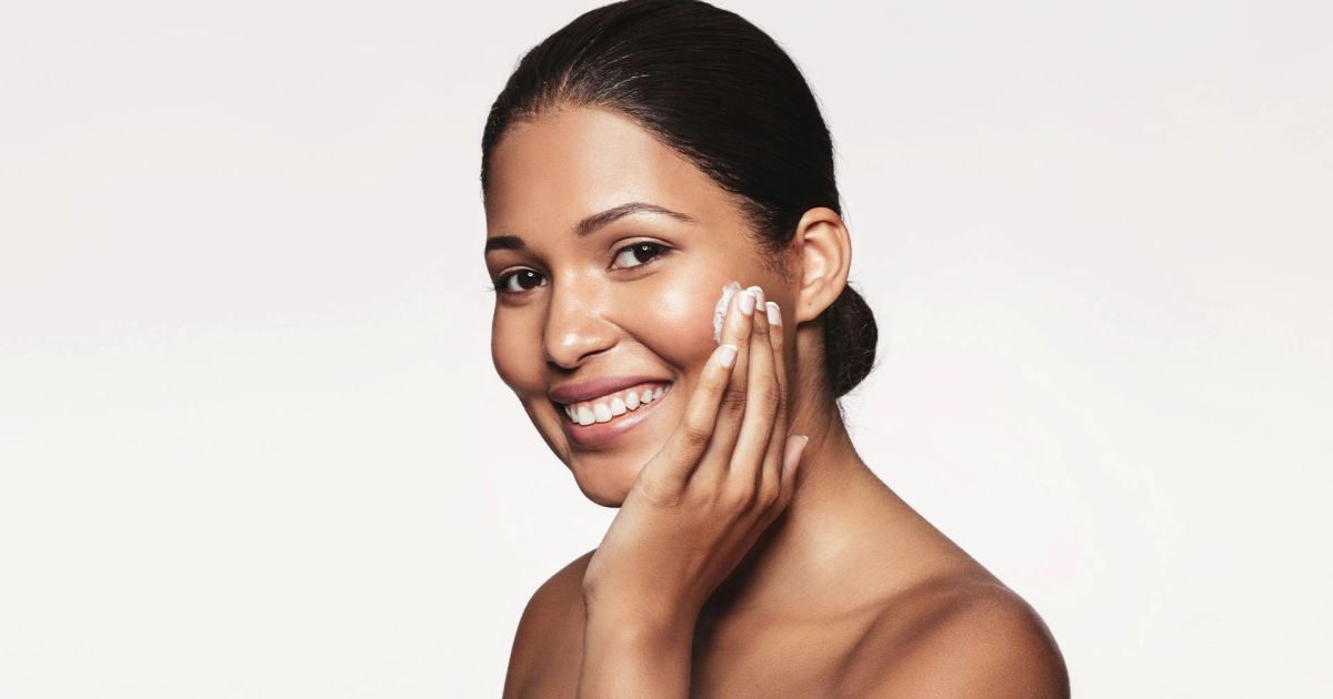 How to Remove Makeup Properly: A Gentle Guide