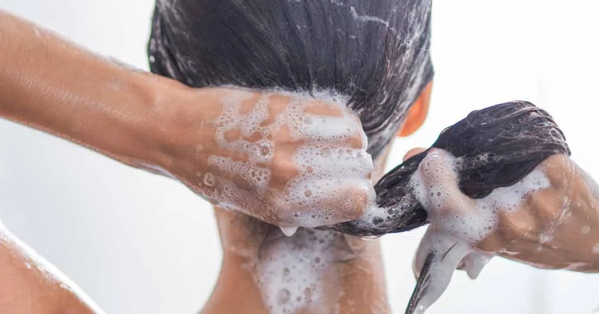 How to Use a Dandruff Comb for Flake-Free Hair: Expert Tips