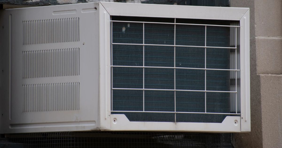 How Do You Clean a Window Air Conditioner Filter: Expert Tips