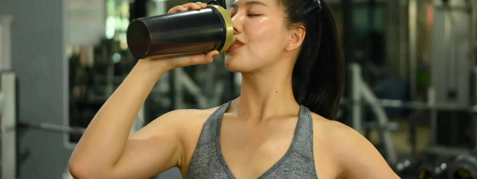 Electrolyte Powders vs Coconut Water: Hydration Guide