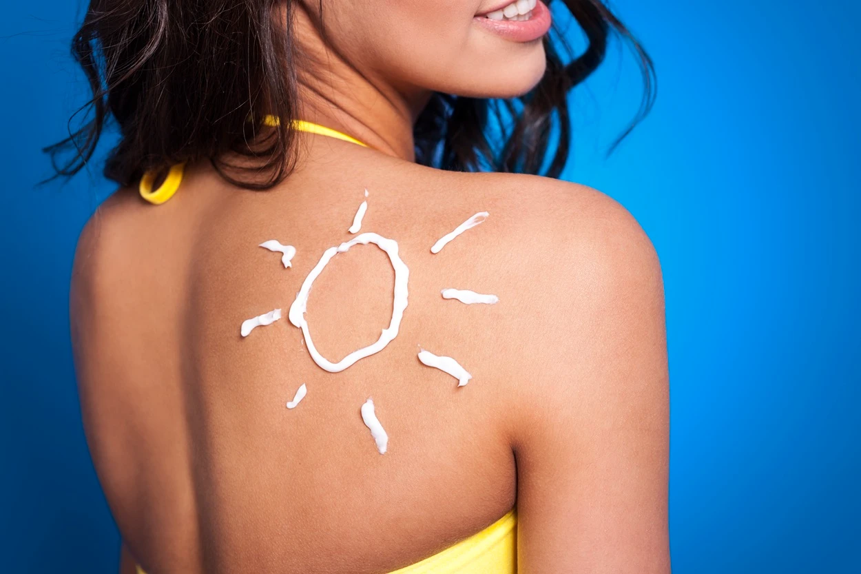 How to Remove Sun Tan Naturally at Home?