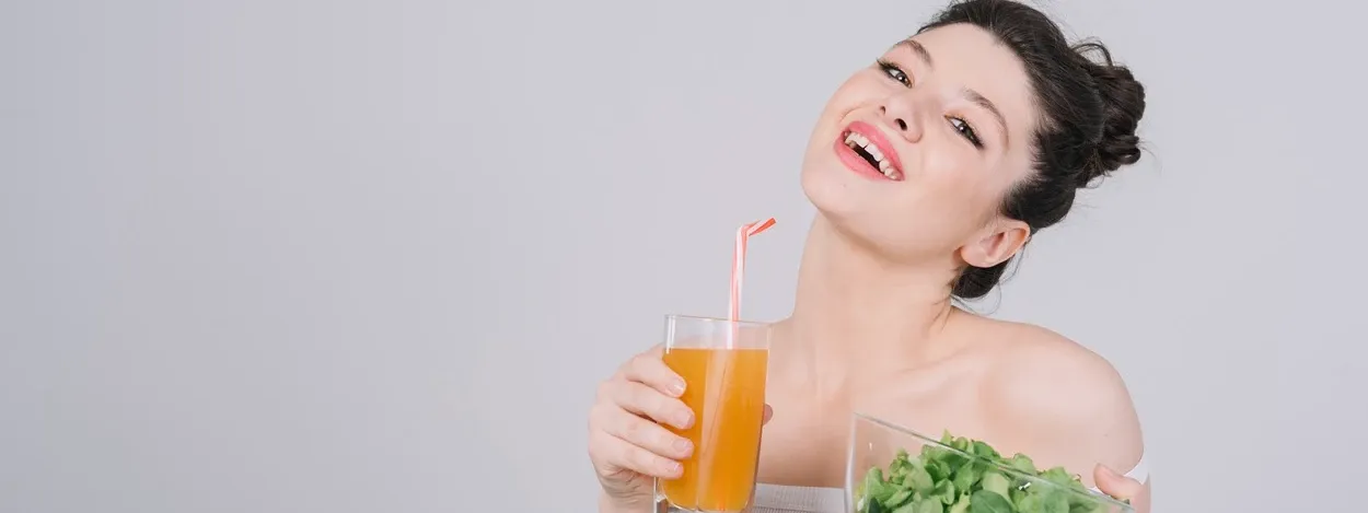 What to Eat for Glowing Skin: Science-Backed Nutrition Tips